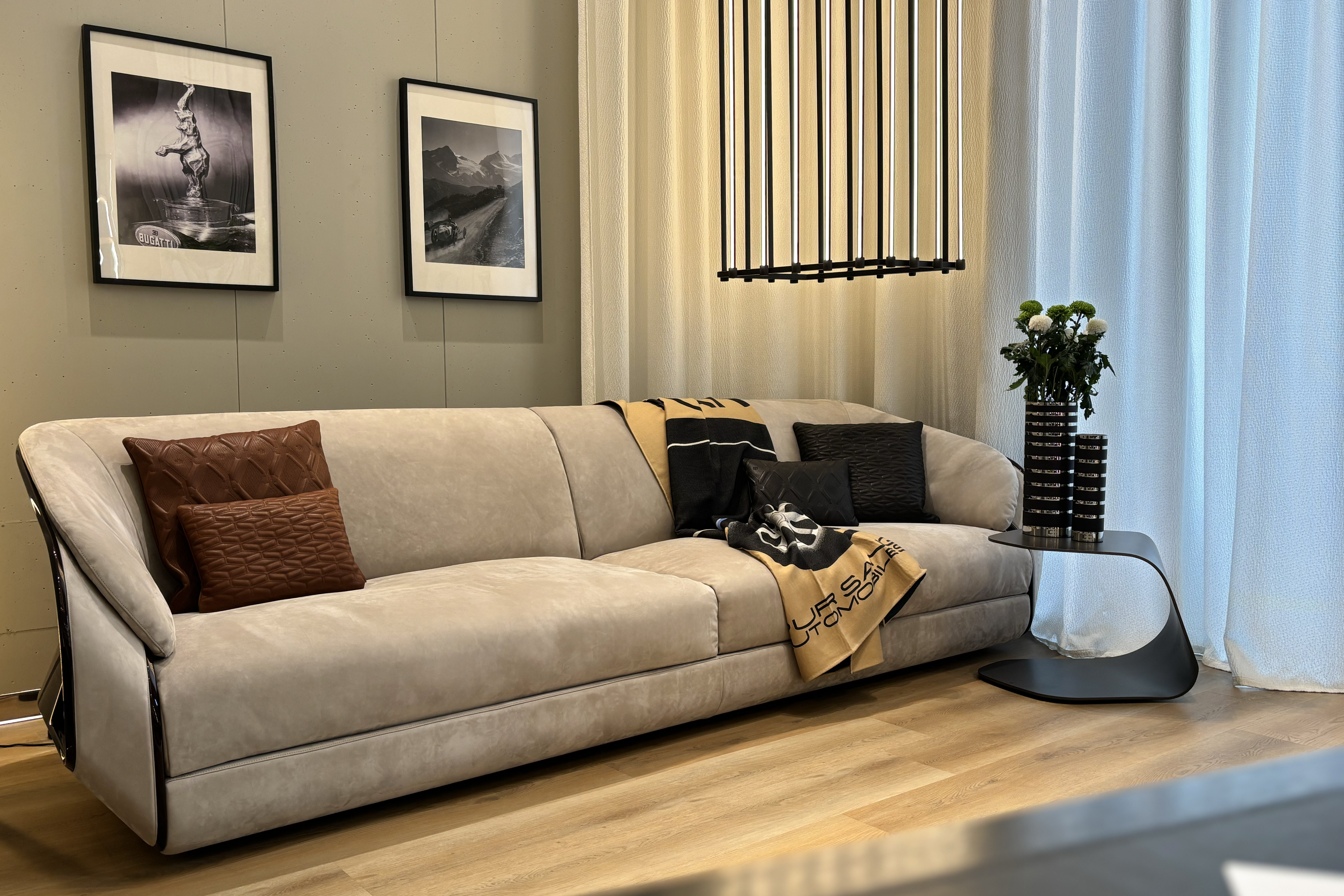 The Bugatti Home Atelier is located on the first floor of Palazzo Chiesa in Corso Venezia 36 in Milan.